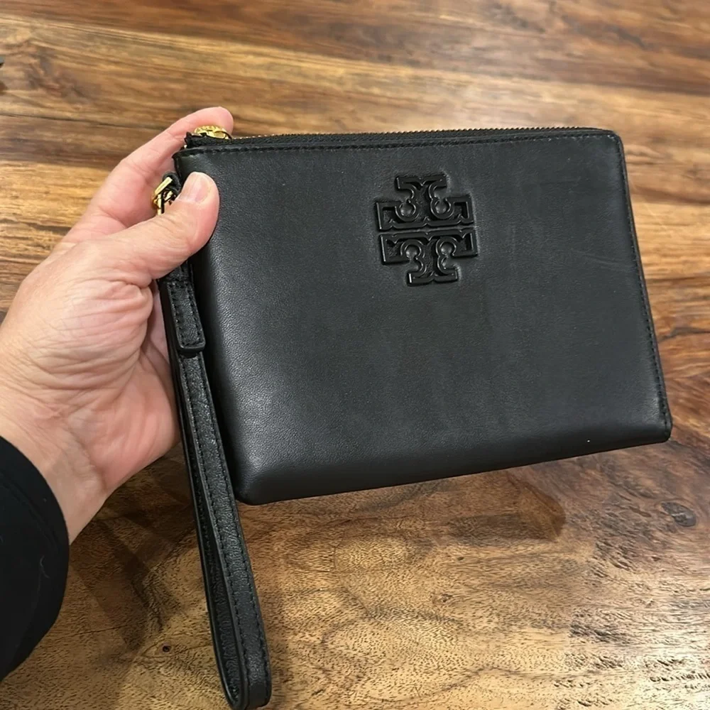 Tory Burch Lily Large Zip Pouch Wallet Black on Black